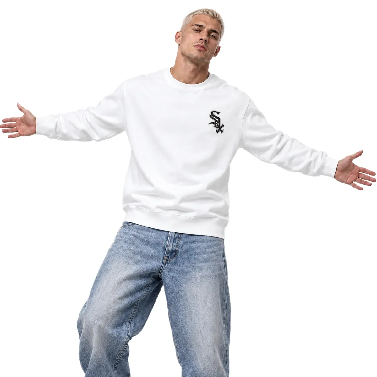 Chicago White Sox White Sweatshirt – model view
