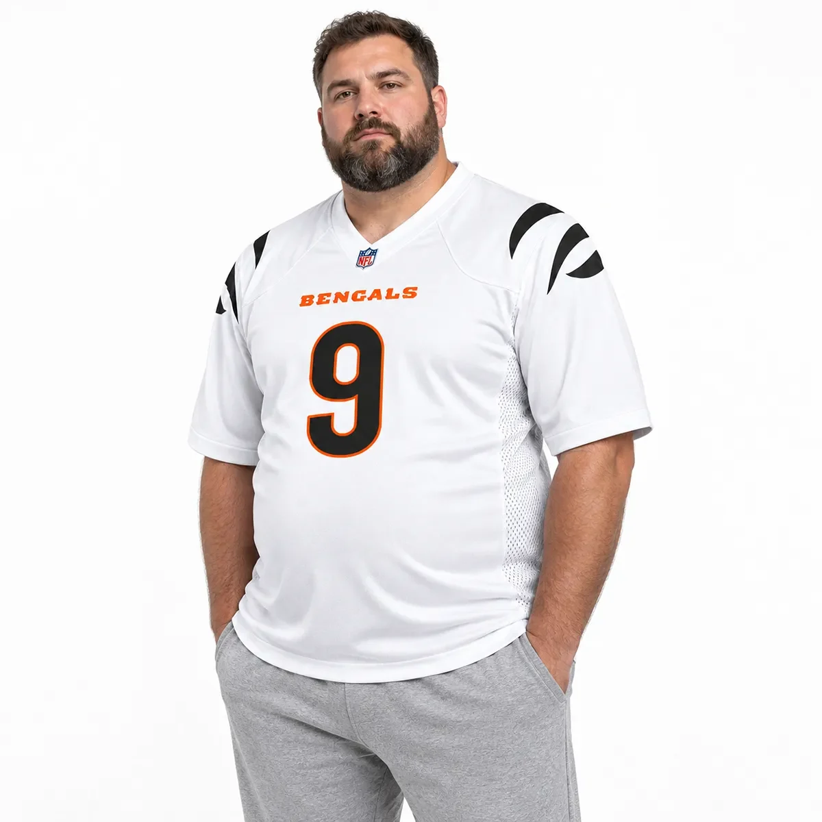 Cincinnati Bengals Joe Burrow White Jersey – model view